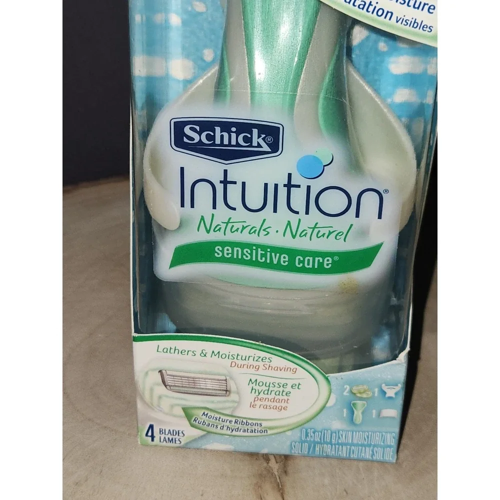 Schick Intuition Sensitive Care Organic Aloe Razor + 2 Razor‎ Blade Refills~NOS